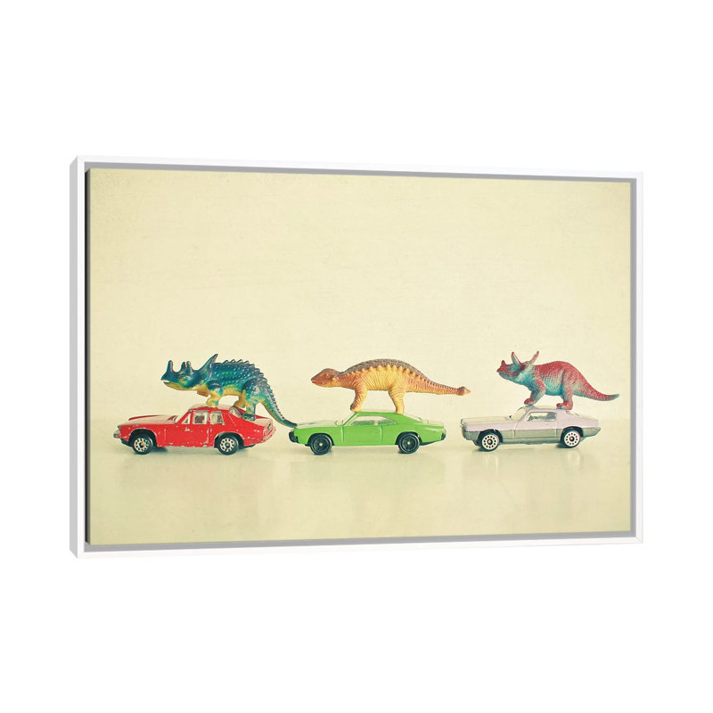 «Dinosaurs Ride Cars» par Cassia Beck - impression, H 18 po x l 26 po x P 1,5 po, Toile blanche encadrée, Pas de tapis