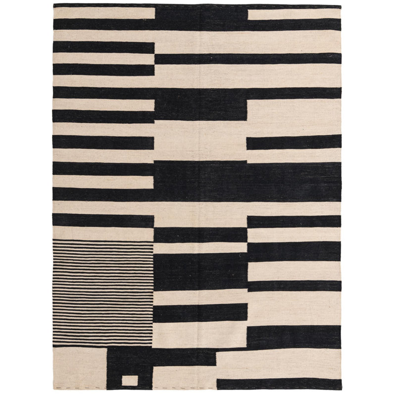 Tapis noir et blanc 5 pi 9 po x 7 pi 9 po Pinkerton