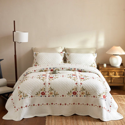Classic Farmhouse Cotton Cottage Floral Quilt Bedspread Set