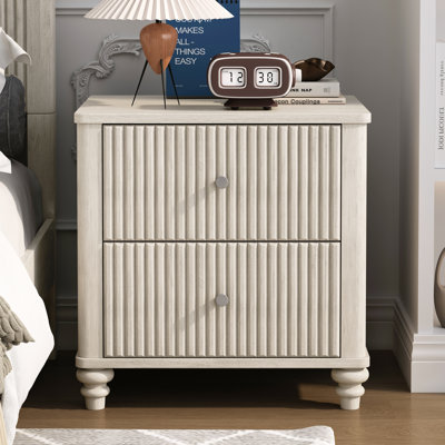 Table de chevet cannelée, table d'appoint de 21,65 po à 3 tiroirs, table de chevet moderne en bois de style Mid-Century avec poignée en métal, table de chevet en bois pour la chambre à coucher, le salon, le placard