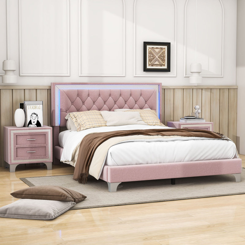 Ensemble de chambre à coucher 3 pièces Aljosha, lit plateforme tapissier grand et 2 tables de chevet avec 2 tiroirs, Rose