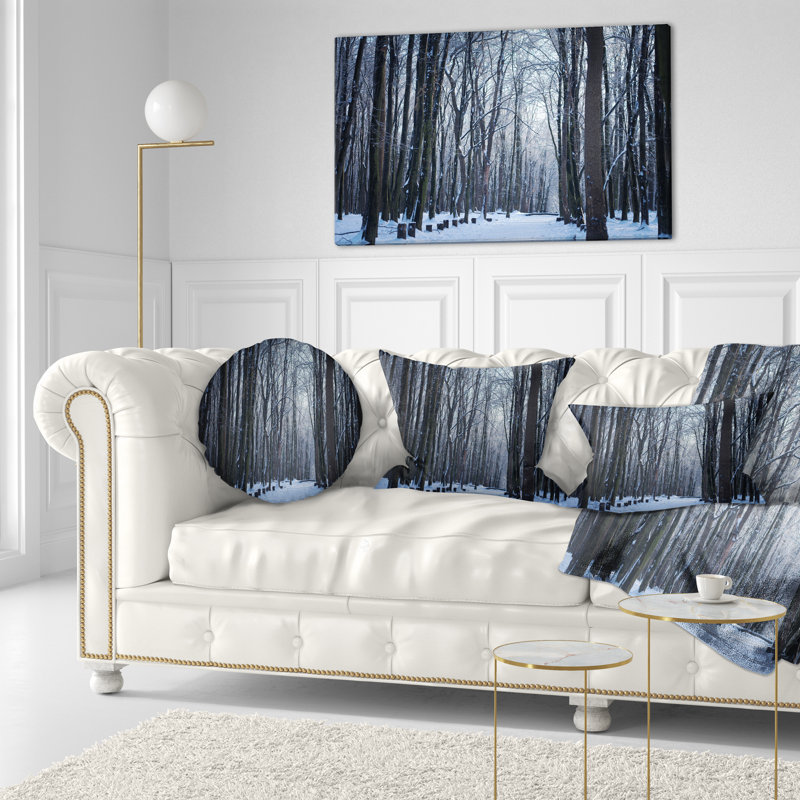 Coussin Thick Woods in Winter Forest
