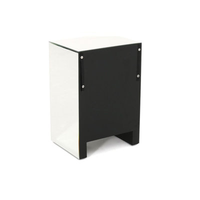 Tia 18'' W Nightstand