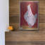 "Poule blanche, fond rouge 3" par Maria Pietri-384724064