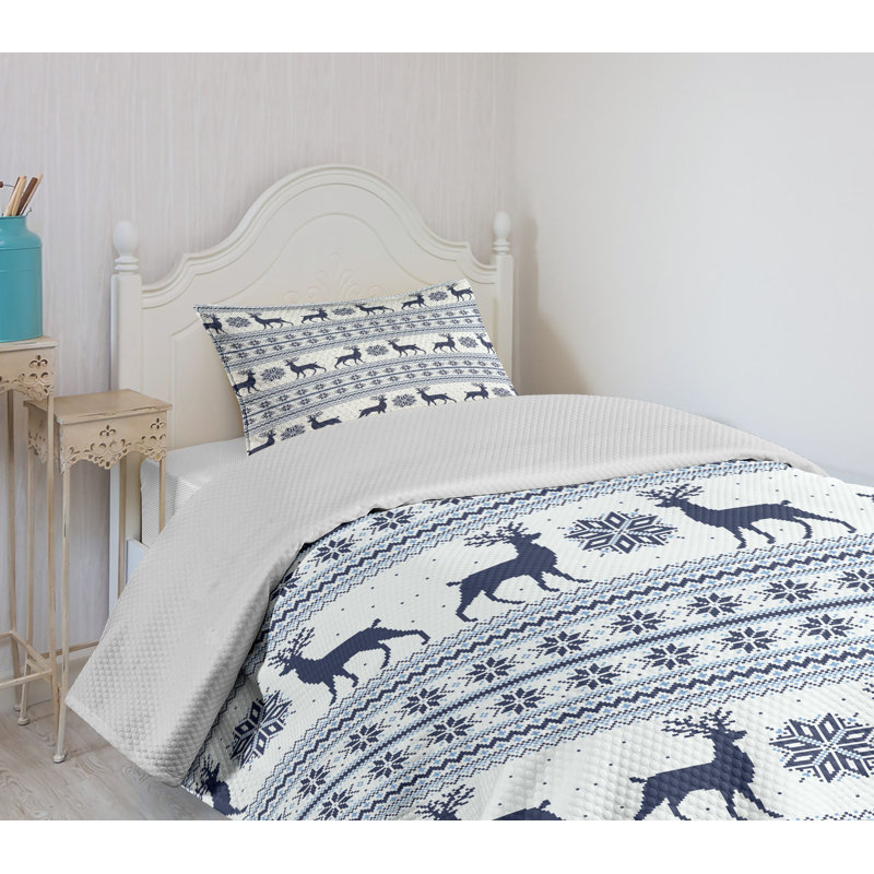 Ambesonne Ambesonne Nordic Bedspread Set Pixel Art Style Reindeer Pale Blue Dark Blue