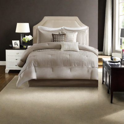 Ensemble de literie luxueux taupe, charmeuse en polyester, confort moderne