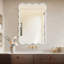 Miroir décoratif blanc rectangulaire en bois massif ondulé de 20 po x 30 po pour la chambre à coucher, la salle de bain, le salon et le vestibule-1885367273-1891079474