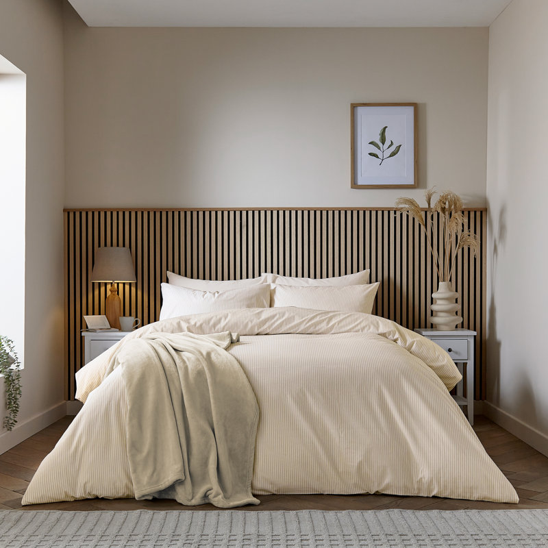 Snug Fleece Throw, Cream