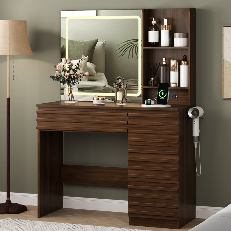 Coiffeuse cannelée avec miroir DEL, 4 tiroirs et prise électrique, Noyer