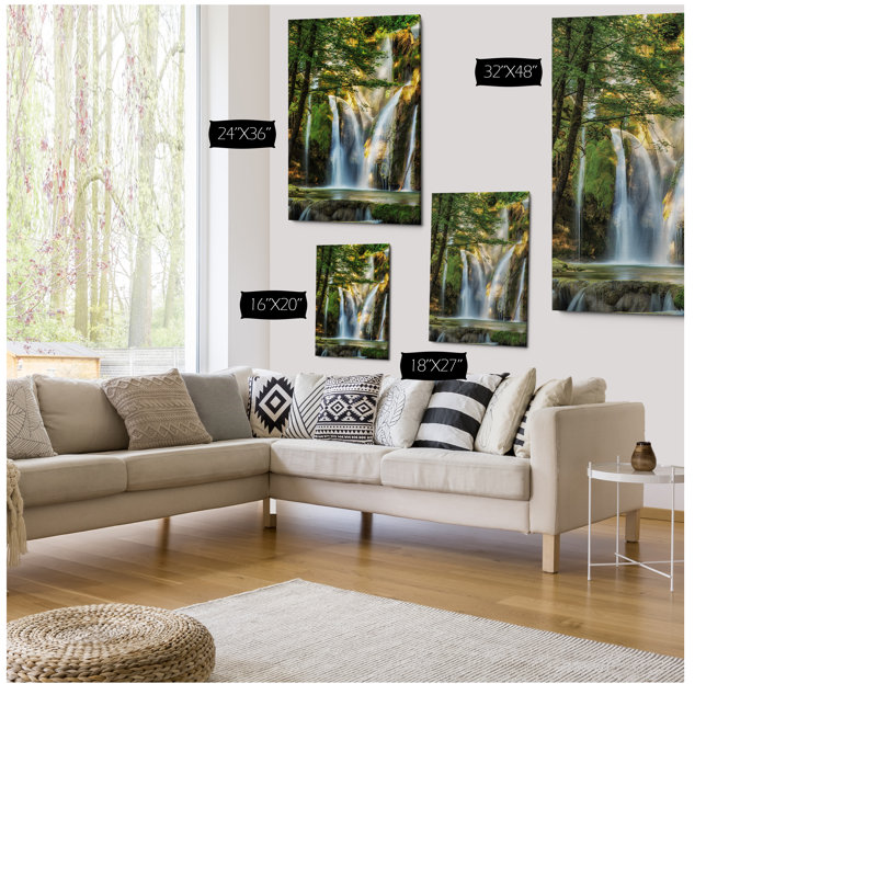 La Cascade - Reproduction de photo sur toile tendue, H 12 po x l 18 po x P 1,5 po