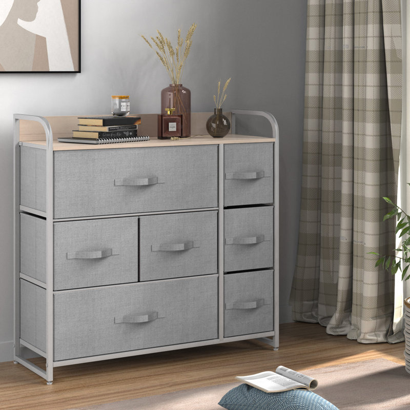 Commode 7 tiroirs H 31,5 po Hajda, Gris pâle