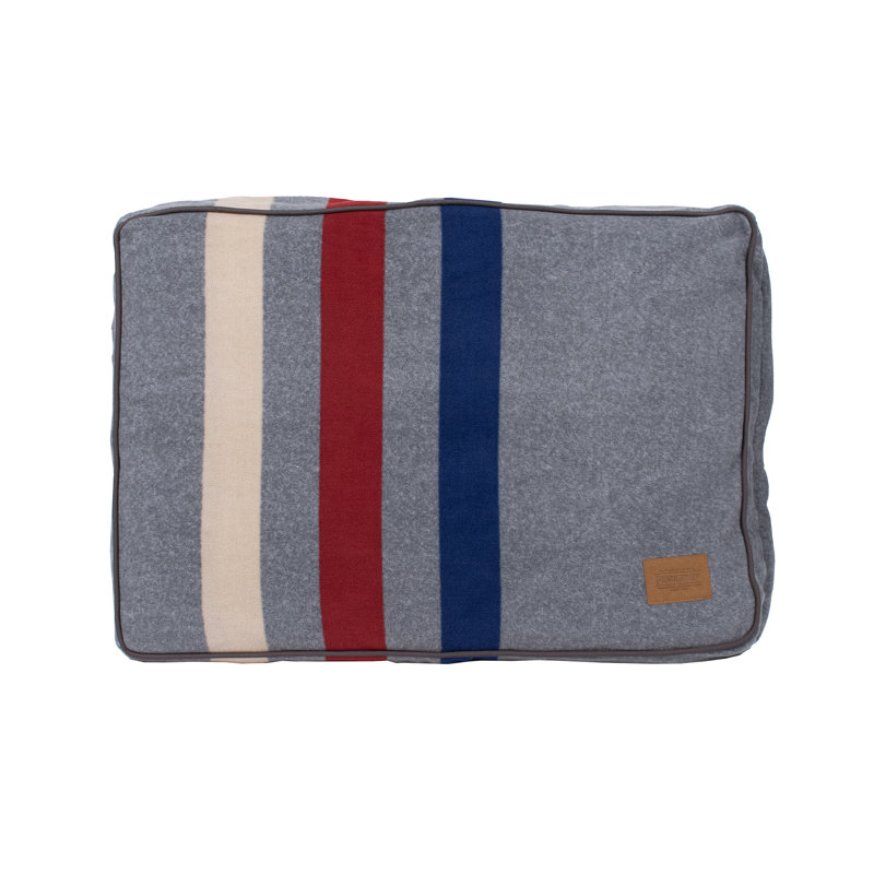Pendleton Pet Napper, Cabin Stripe Gray, Small (28"w x 20"d x 4"h)