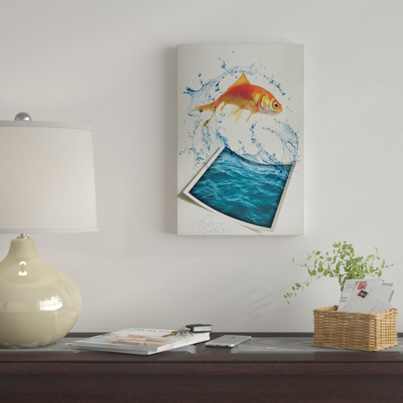 «Jilling Goldfish II», impression sur toile, H 26 po x l 18 po x P 1,5 po, Toile tendue, Pas de tapis