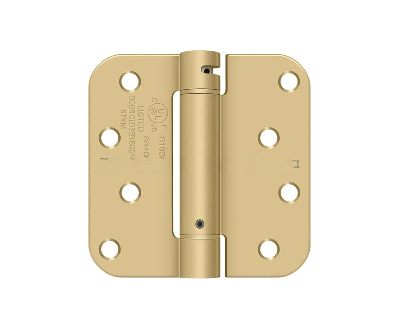 Charnière à ressort Deltana DSH4R54-Z 4 po x 4 po x 5/8 po, homologuée UL en laiton brossé, Laiton brossé