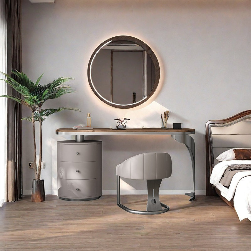 Commode de chambre en bois de noyer clair