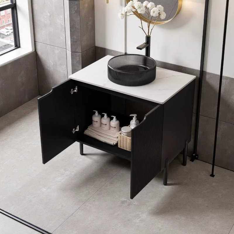 Meuble-lavabo autoportant de 30 po avec lavabo en verre transparent noir et comptoir en pierre frittée blanc de Carrare, armoire de rangement moderne noire avec 2 portes à fermeture douce, sans robinet