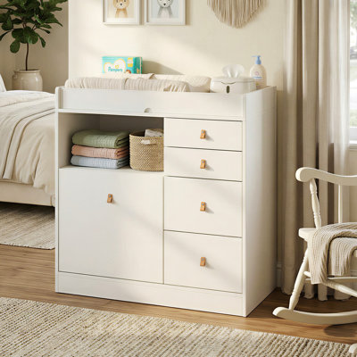 5-Drawer 1-Shelf Changing Table Dresser With Modern Design