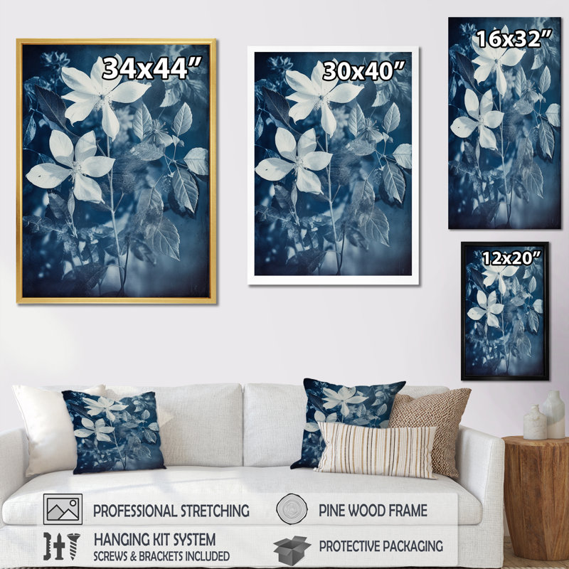 Fleurs sauvages rétro en bleu délavé I - impression, Cadre naturel flottant, H 44 po x l 34 po x P 1,5 po