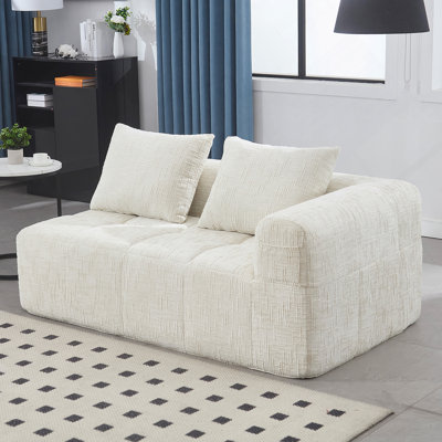 Canapé-lit en chenille confortable et confortable pour la détente et le style dans n'importe quelle pièce