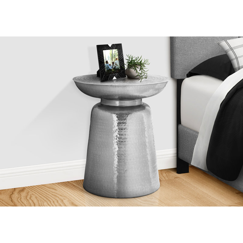 Table d'appoint 20 po x 20 po x 22 po en métal, design moderne pour le salon et la chambre à coucher - Extrémités élégantes de style tambour