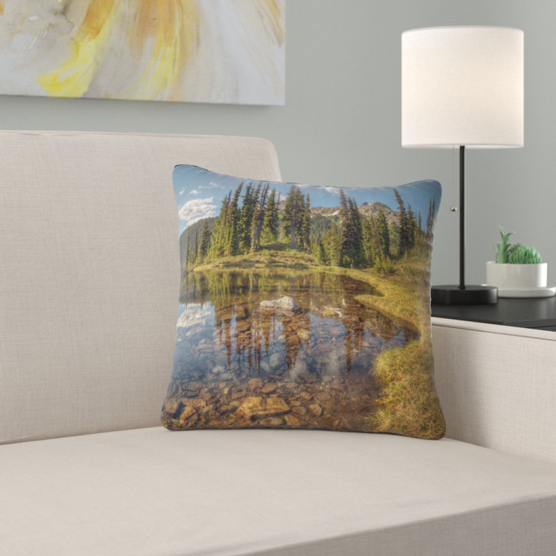 Bright Clear Day and Clear Lake - Coussin à imprimé paysage, 16 po x 16 po, Coussin décoratif