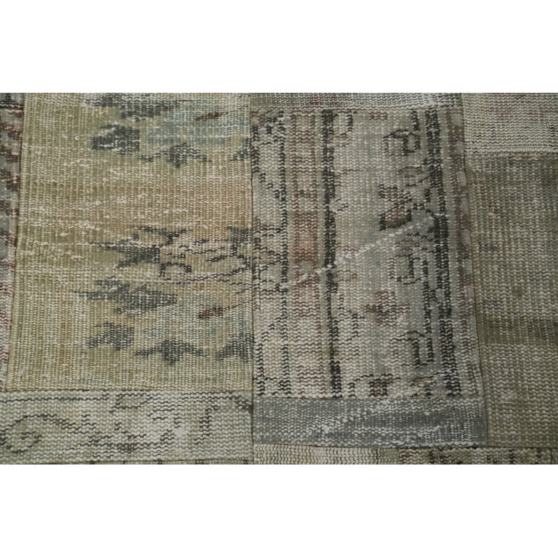 Distressed Patchwork Room Size Area Rug 7x10