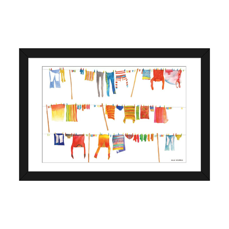 «Laundry» par Maja Wronska, impression sur toile, H 24 po x l 32 po x P 1 po, Cadre noir