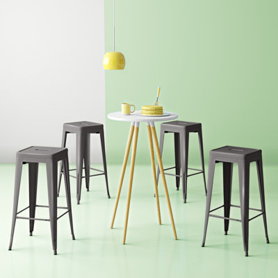 Tabourets de bar en métal empilables sans dossier H 30 po Holubice 