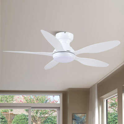 Ventilateurs de plafond modernes à 5 pales de 46 po avec lumières et télécommande / application