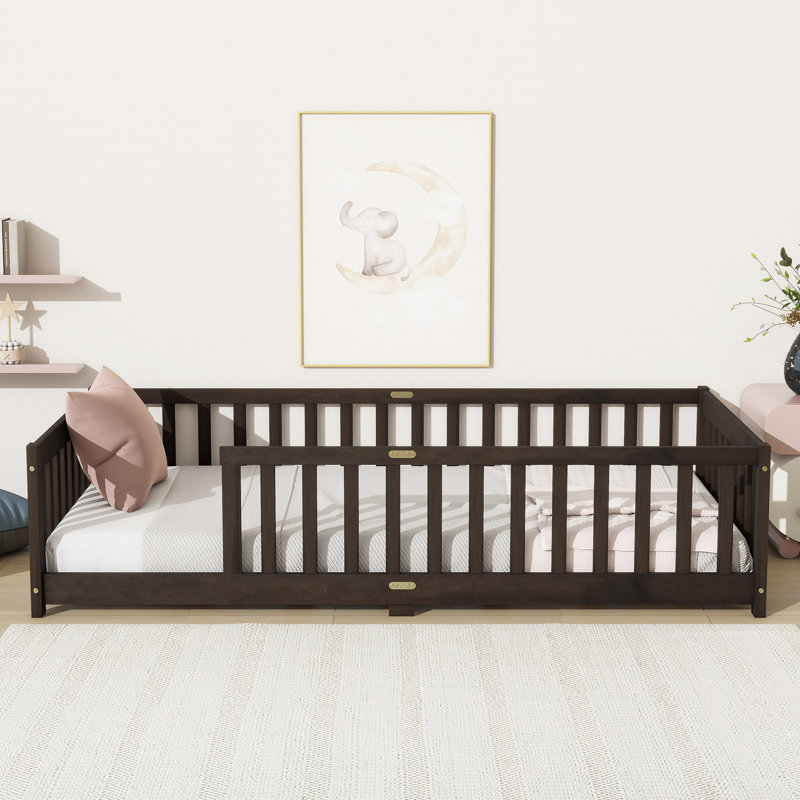 Lit de plancher avec clôture sans porte, lit de plancher en bois d'hévéa avec barrières de sécurité, Espresso