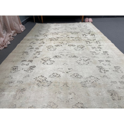 Tapis beige 58,7 x 97,6 po