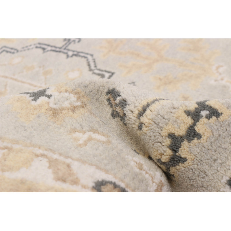 Tapis gris clair Royal Oushak 4 pi 0 po x 6 pi 2 po