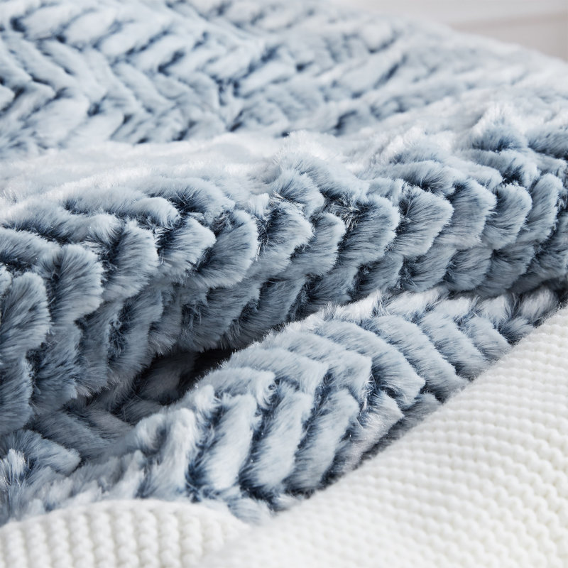 Peak Of Cozy Baffle Box Stitch Chevron / Zig Zag Comforter Set, King Comforter + 2 King Shams, Frosted Navy Blue