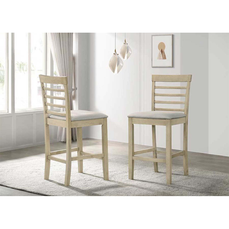 Élégantes chaises de salle à manger à hauteur de comptoir crème avec sièges rembourrés, parfaites pour un décor moderne et traditionnel.