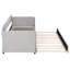 Lit de jour simple avec couchette rembourrée grise et lattes de bois, élégant et confortable, lit de repos confortable, base stable-530724442