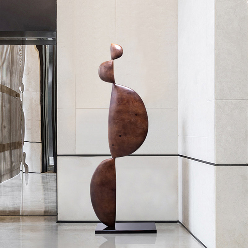Sculpture moderne en noyer et base en marbre