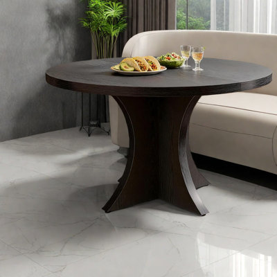 La table basse ronde en bois et la salle à manger, parfaite pour les petits espaces et une utilisation multifonctionnelle, ajoutent chaleur et élégance à n'importe quelle pièce.