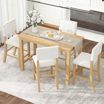 Ensemble repas pour quatre personnes