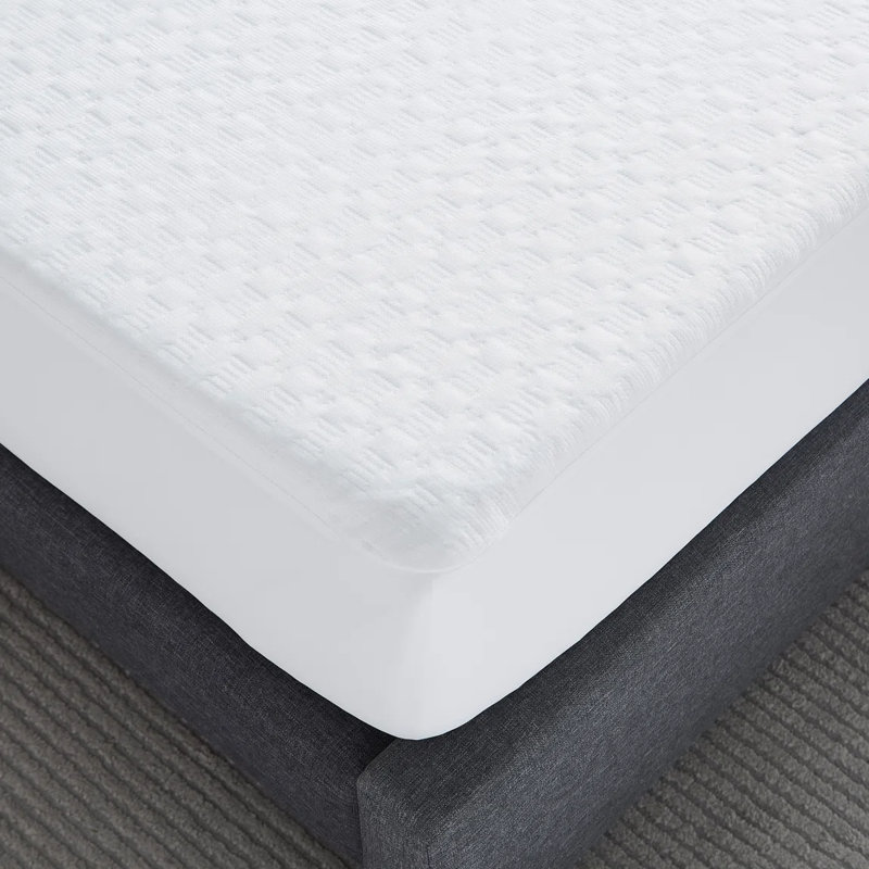 Stearns and Foster Cooling Hypoallergenic and Waterproof Fitted Mattress Protector, Queen