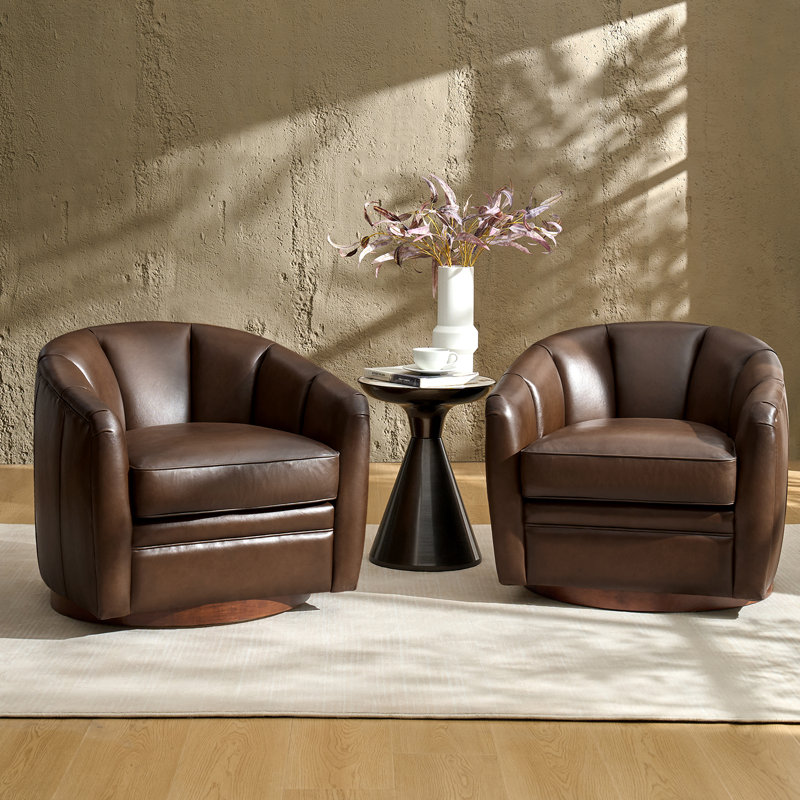 Ensemble de 2 fauteuils pivotants en cuir 29,25 po Guarracino avec base en bois massif, Chameau
