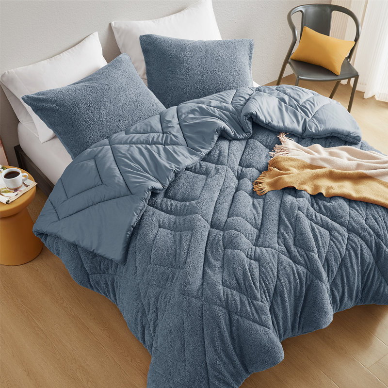 Ensemble d'édredon matelassé Kyla, Édredon double + 2 taies décoratives standards, Bleu