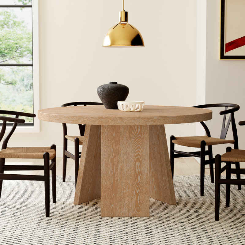 Mattelynn Round Dining Table, Rustic Oak