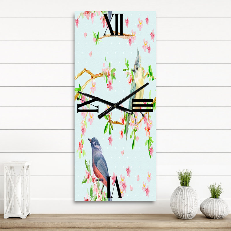 Motif de fleurs et d'oiseaux dans une horloge murale, Grand
