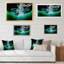 Gros plan sur l'encre verte sur fond noir - reproduction sur toile flottante-1750117701-1750117705
