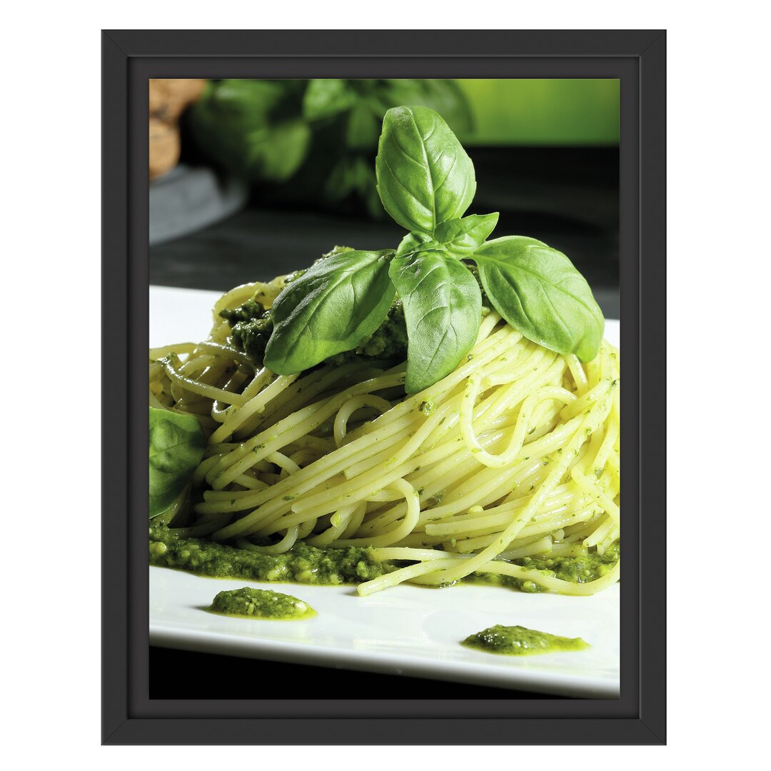 Gerahmtes Wandbild Spaghetti mit grünem Pesto