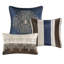 Très grand lit - Tissu d'édredon bleu marine avec broderie fine