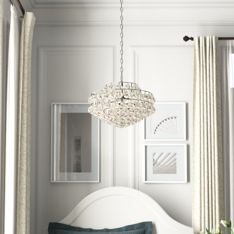 Luminaire suspendu à niveaux unique à 3 lumières avec détails en cristal Kieron, H 72 po x l 14 po x P 14 po, Chrome