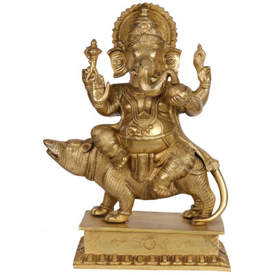 Lord Ganesha assis sur un rat