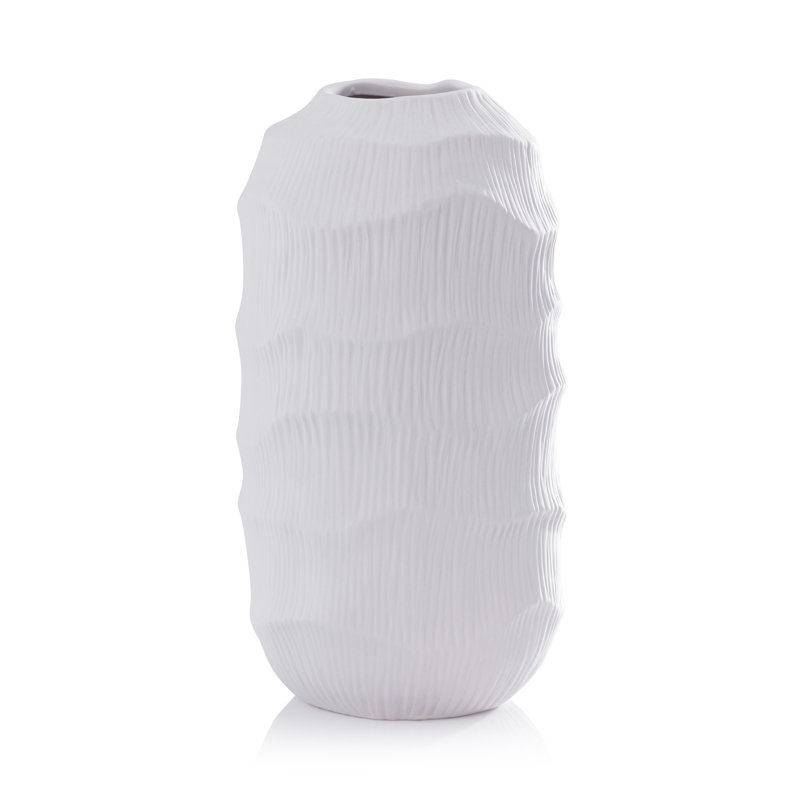 Vase en porcelaine texturé blanc mat