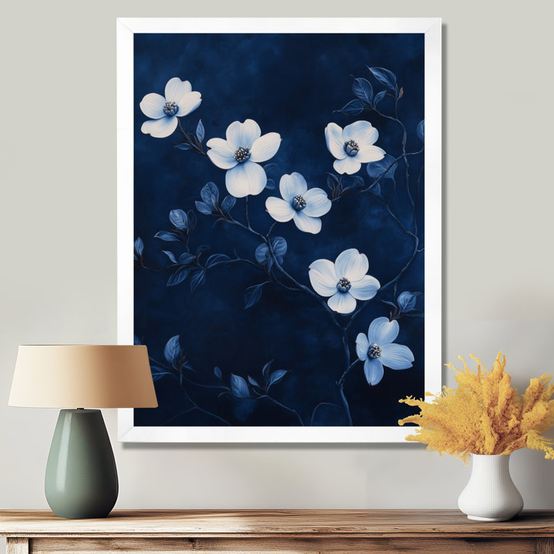 Fleur de pommier Indigo Orchard Night VI - art mural floral blanc, H 20 po x l 12 po, Cadre photo blanc